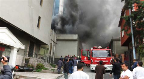 İstanbul Teknik Üniversitesinde yangın çıktı Olay yerine çok sayıda ekip sevk edildi